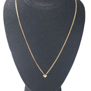 Elegant Gold Necklace with Delicate Pendant